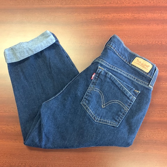 Levi’s capris - Picture 1 of 9
